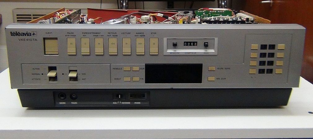Magnétoscope VHS rétro à Lyon - Années 80